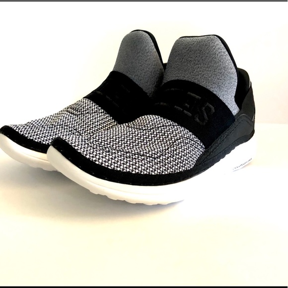 Brand new Adidas Cloudfoam Ultra Zen boys size 6 - Picture 8 of 8